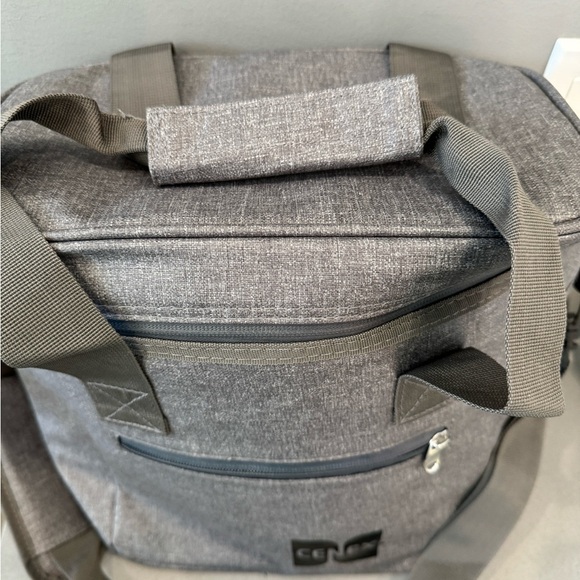 Gray Cooler Bag with Shoulder Strap - Picture 3 of 5